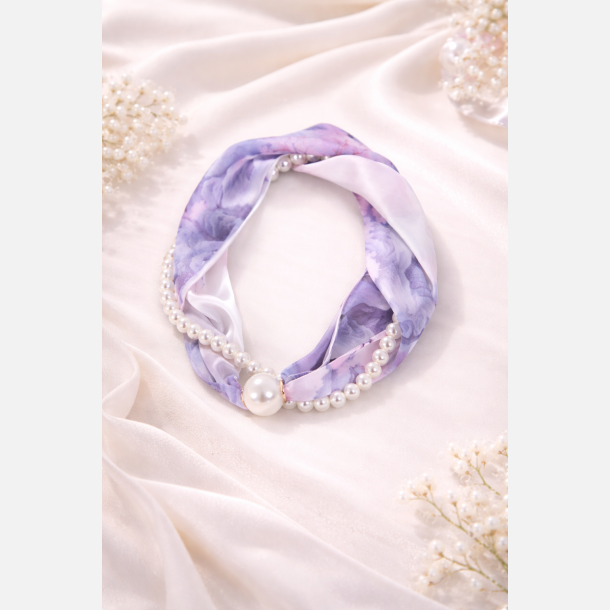 T�rkl�de med smykke