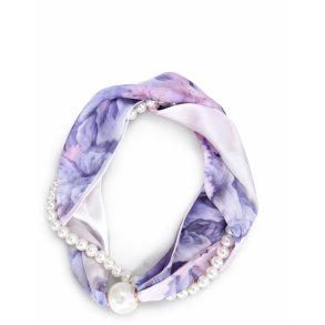 T�rkl�de med smykke