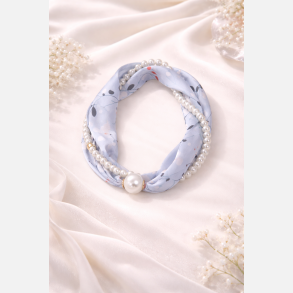 T�rkl�de med smykke