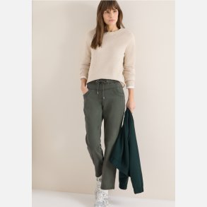 Cecil Buks, L�ngde 28