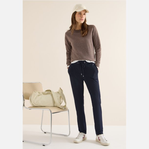 Cecil Buks, L�ngde 30