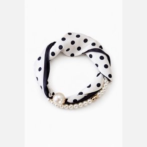 T�rkl�de med smykke