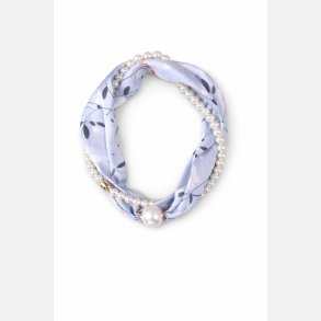 T�rkl�de med smykke