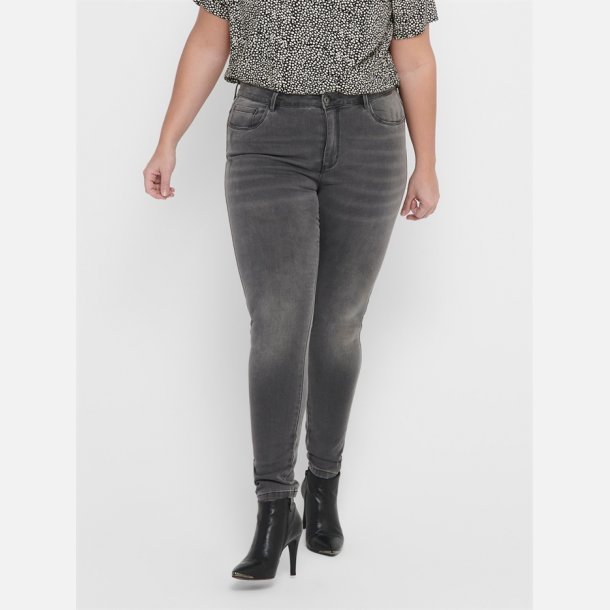 Only Carmakoma Jeans.